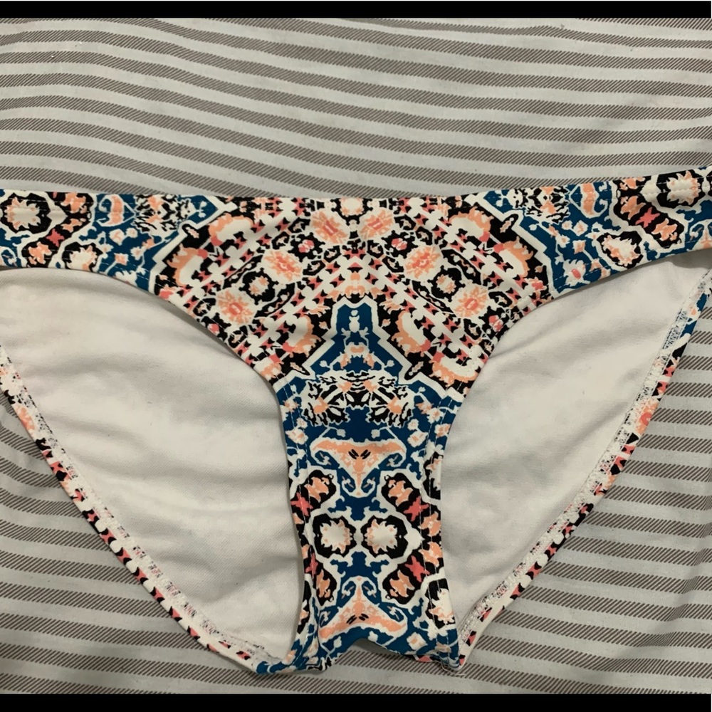 Xhilaration Bikini Bottom Size M